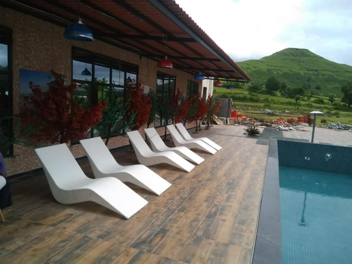Strawberry hills saputara Hotel Bagian luar foto