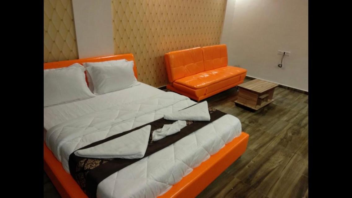 Strawberry hills saputara Hotel Bagian luar foto